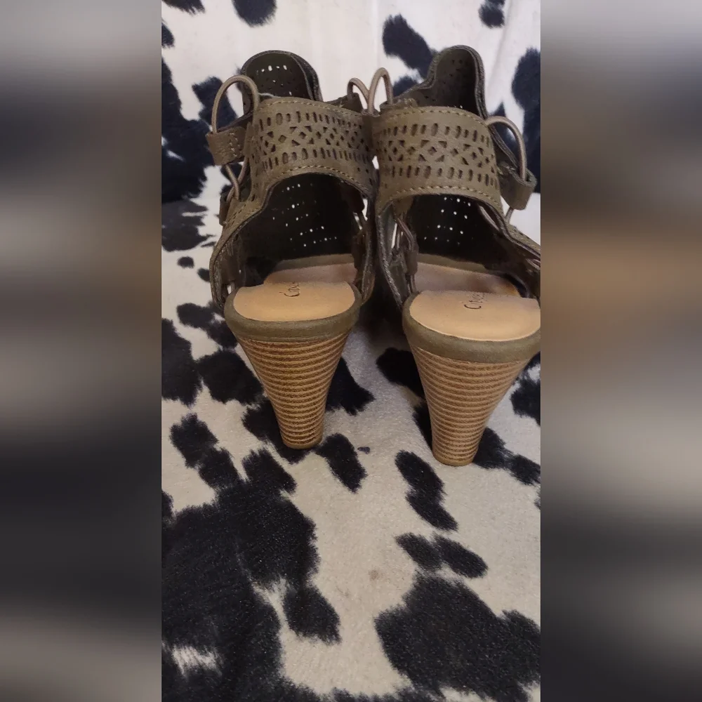 City Classified Open Toed Shoes - Picture 3 of 4